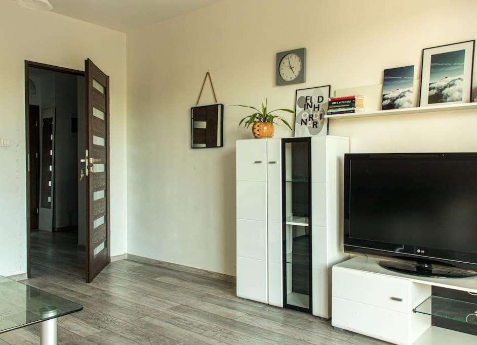 Apartment 50M2 With A Large Living Room, Bedroom, Balcony And Free Private Parking Gdansk Exterior foto